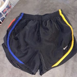 Black Nike shorts size small
